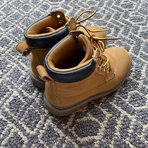 Eddie Bauer kids boots